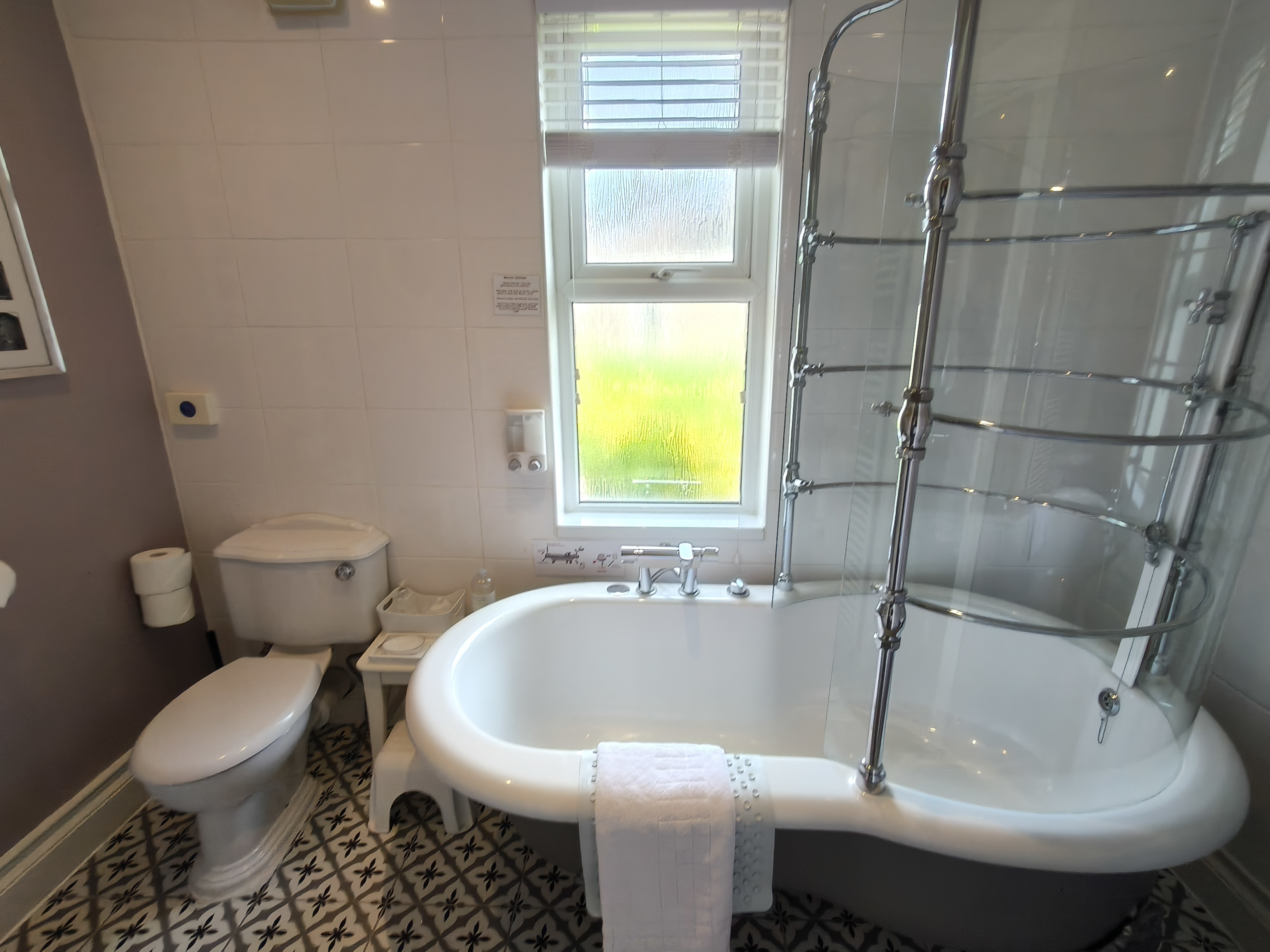 B&B Bathroom